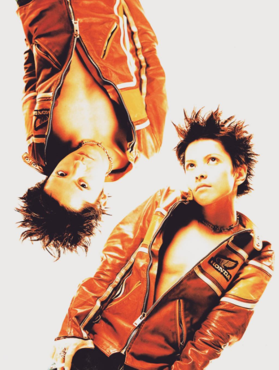 “クロロ”HYDE、神戸に光臨！ファン興奮のVAMPSアリーナ公演初日