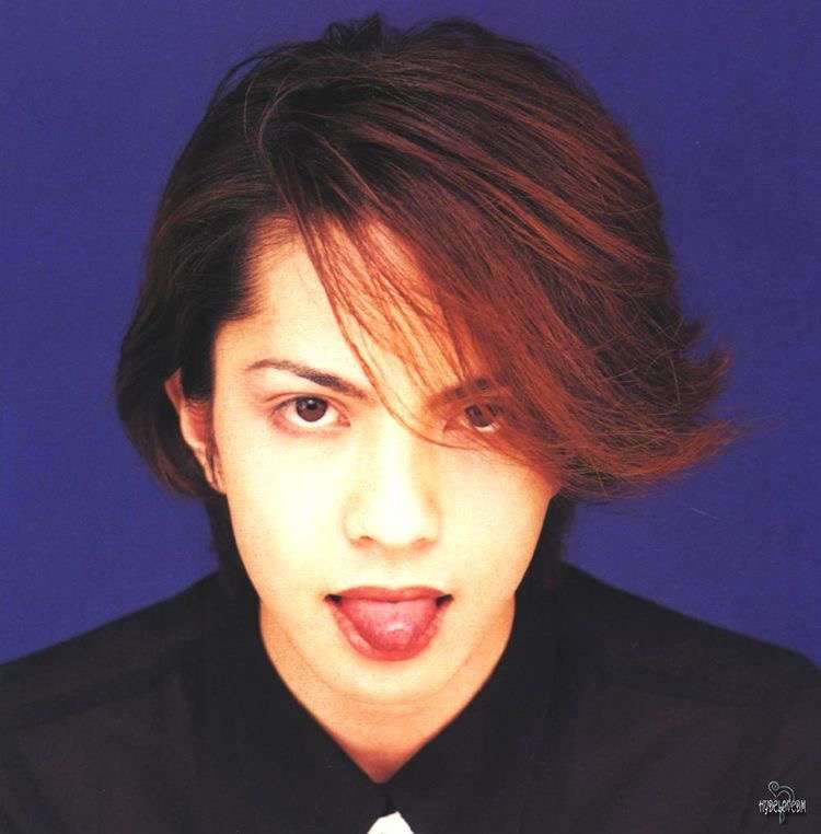 “クロロ”HYDE、神戸に光臨！ファン興奮のVAMPSアリーナ公演初日