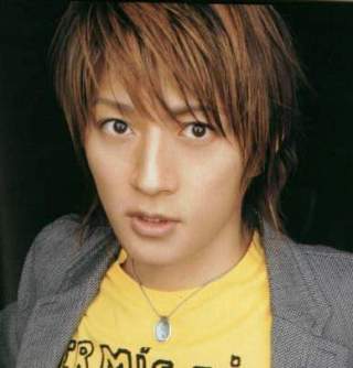 “クロロ”HYDE、神戸に光臨！ファン興奮のVAMPSアリーナ公演初日