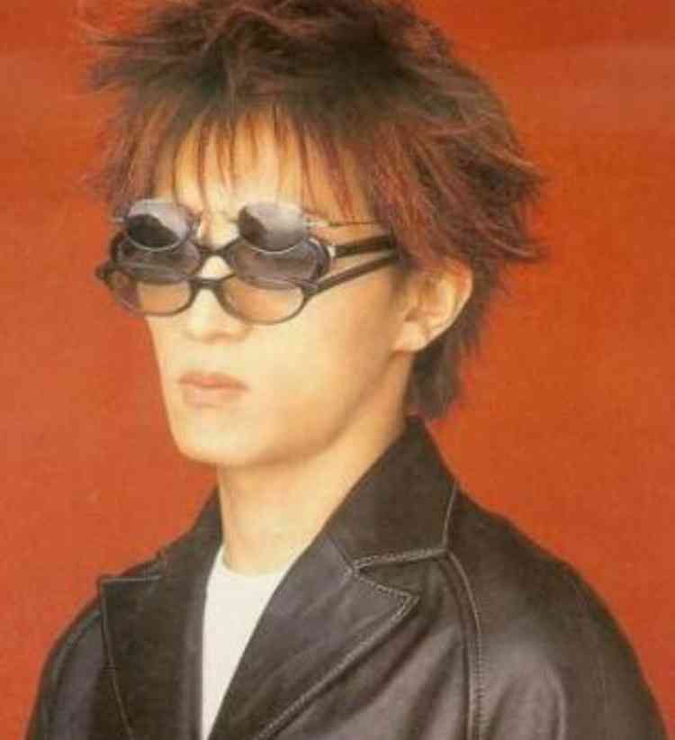 “クロロ”HYDE、神戸に光臨！ファン興奮のVAMPSアリーナ公演初日