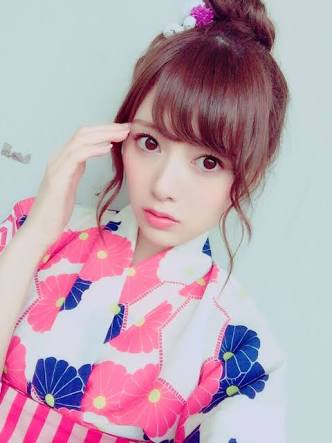 乃木坂46白石麻衣、大ヒット写真集“続編グラビア”が「女神すぎる」と話題