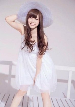 乃木坂46白石麻衣、大ヒット写真集“続編グラビア”が「女神すぎる」と話題