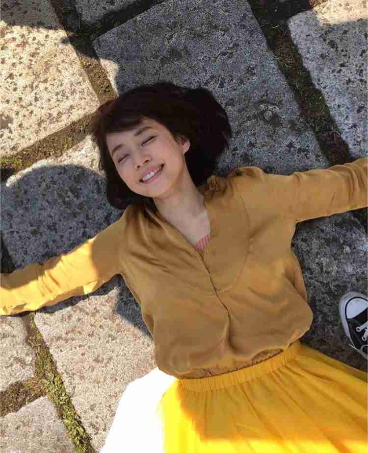 「美少女すぎます」石田ゆり子の“二十歳くらい”のショットが話題……変わらぬ美しさに称賛の声も
