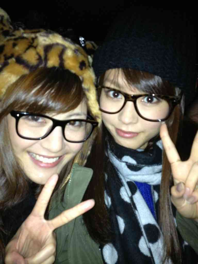 桐谷美玲＆河北麻友子、これは目立つ！ディズニー双子コーデに女子興奮