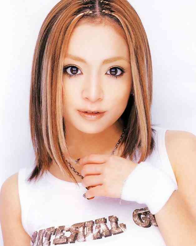 全員、浜崎あゆみに　不思議な光景にファンざわつく「あゆがいっぱい」「圧巻」