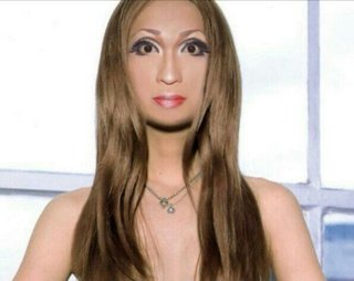 全員、浜崎あゆみに　不思議な光景にファンざわつく「あゆがいっぱい」「圧巻」