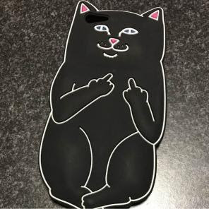 スマホケースを探しています!!!