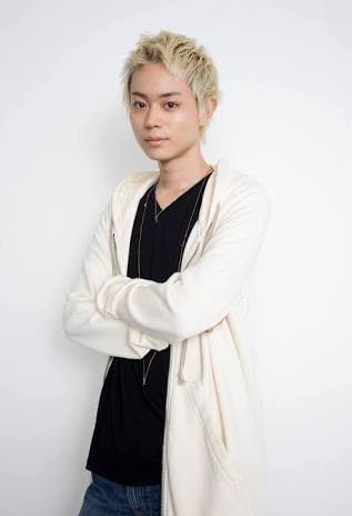 黒髪より金髪の方が似合う有名人
