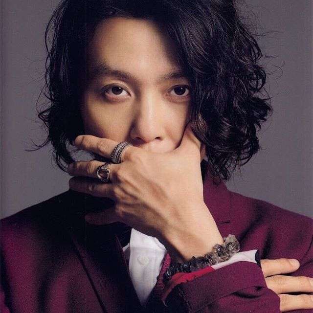 黒髪より金髪の方が似合う有名人
