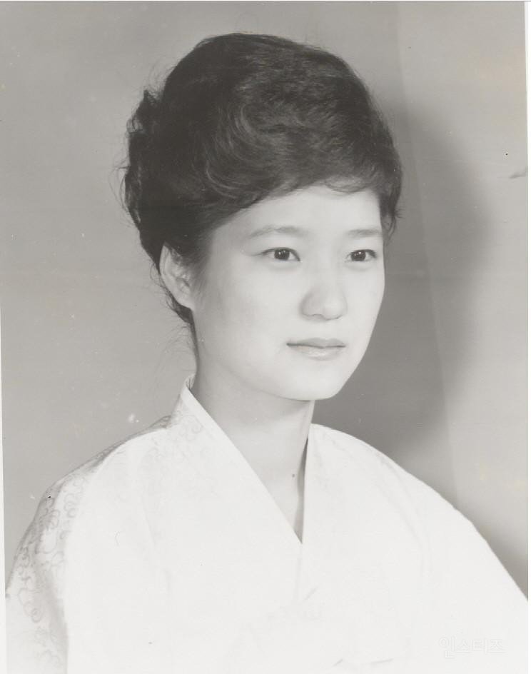 若い頃の政治家を淡々と貼るトピ