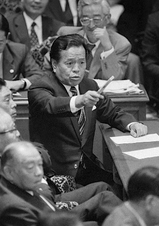 若い頃の政治家を淡々と貼るトピ