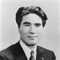 若い頃の政治家を淡々と貼るトピ