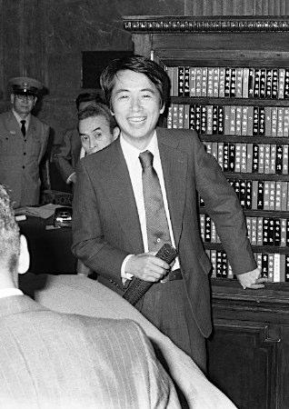 若い頃の政治家を淡々と貼るトピ