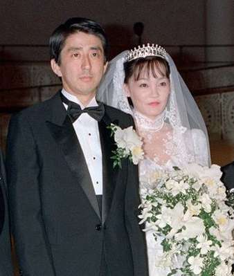 若い頃の政治家を淡々と貼るトピ