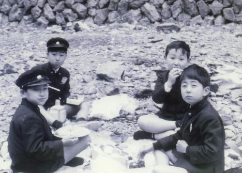 若い頃の政治家を淡々と貼るトピ