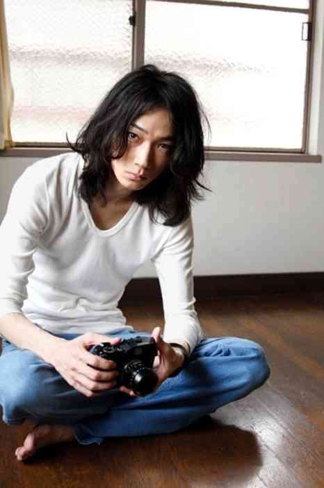 “綾野剛が演じた中で好きな役”ランキングを発表＜1位～20位＞