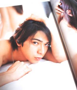 なんで脱いだの？と聞いてみたくなる有名人