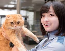 猫を抱く広瀬すずが美少女すぎると話題　「猫になりたい」の声続出
