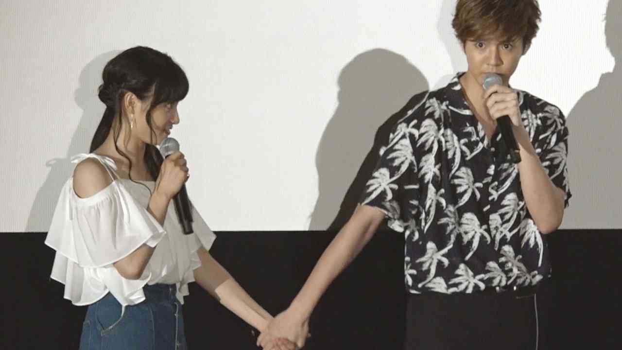 土屋太鳳の“サービス精神”に佐藤健が困惑 自分でネタ振りしてイベント盛り上げ