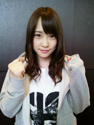 真野恵里菜、白ニット姿に反響 「可愛すぎて気絶した」