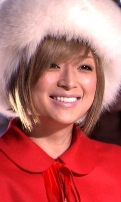 浜崎あゆみ、“チュー顔”写真公開で「全てが可愛すぎ」「お肌ちゅるちゅる」