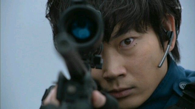 綾野剛さんの画像を貼るトピ