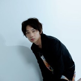 綾野剛さんの画像を貼るトピ