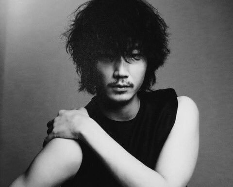 綾野剛さんの画像を貼るトピ