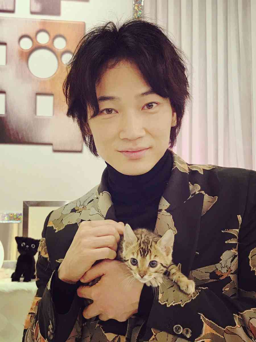 綾野剛さんの画像を貼るトピ