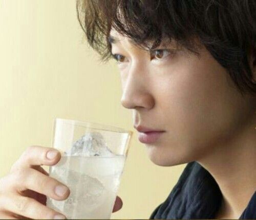 綾野剛さんの画像を貼るトピ