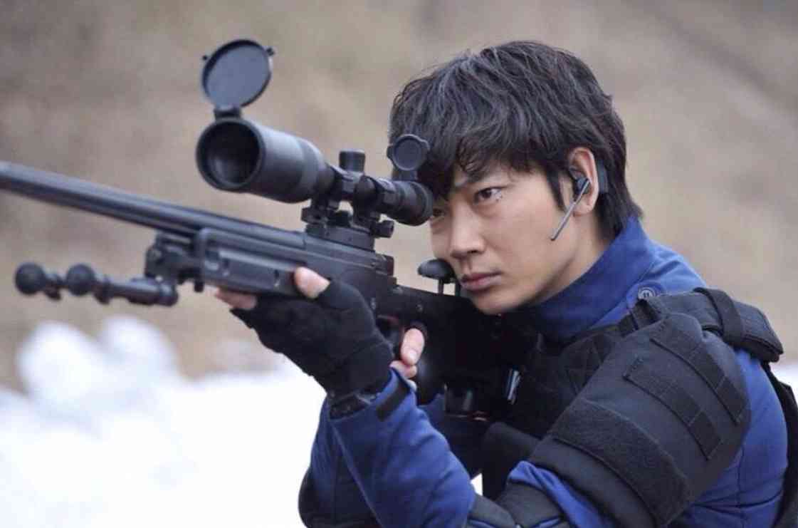 綾野剛さんの画像を貼るトピ