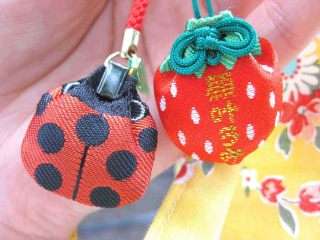 もうすぐお正月！日本全国、可愛いお守り