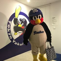 【ヤクルト】つば九郎、年俸2万2000円で大トリ更改「じじつじょうだうん?」