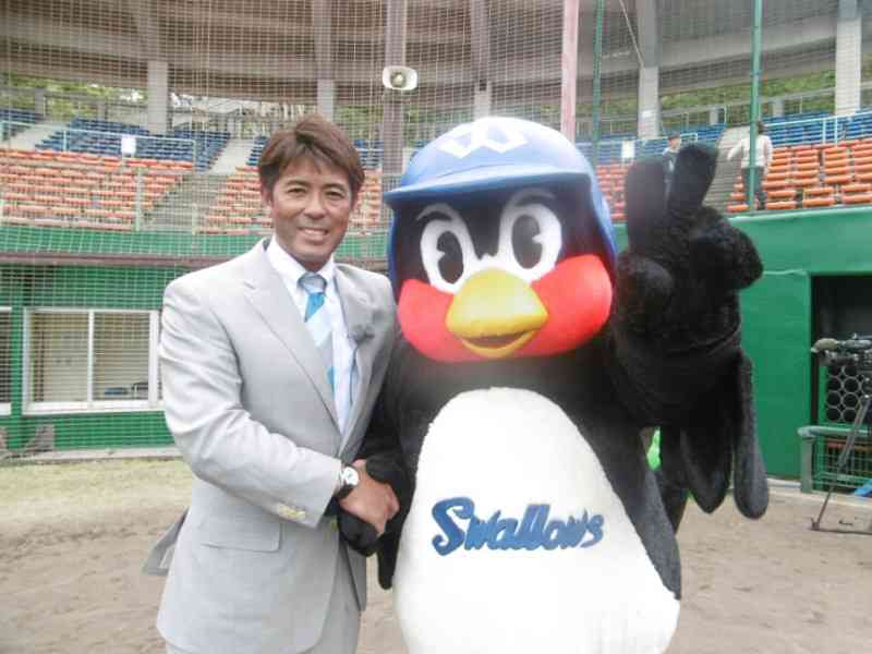 【ヤクルト】つば九郎、年俸2万2000円で大トリ更改「じじつじょうだうん?」