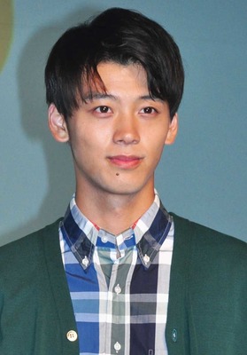 竹内涼真“男性写真集No.1”獲得「1位をいただき、来年も頑張ろうと思いました!」