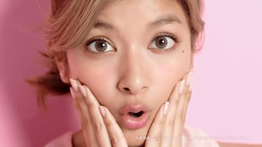 大ピンチ!ローラ、独立強行すれば芸名が使えなくなる?