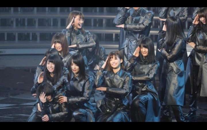 欅坂46鈴本美愉、ステージ上で倒れる