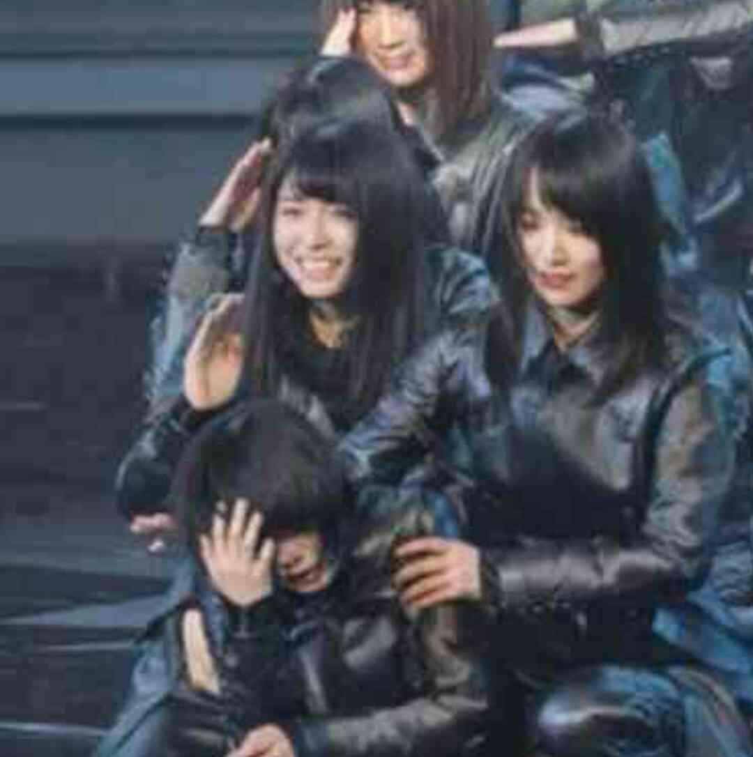 欅坂46鈴本美愉、ステージ上で倒れる