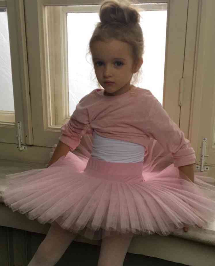 “世界一美しい少女”6歳のモデルのInstagramのフォロワーが60万人を突破 兄もイケメン