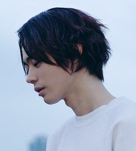 イケメンの横顔画像を貼るトピ