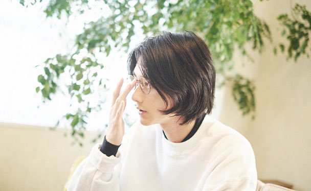 イケメンの横顔画像を貼るトピ