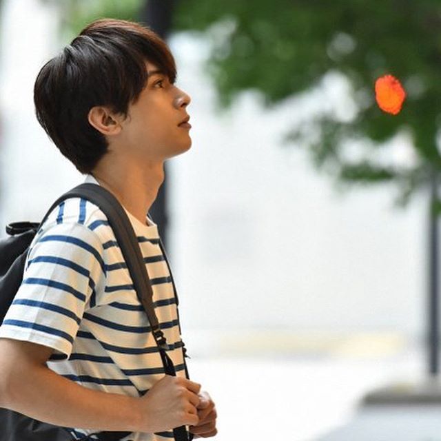 イケメンの横顔画像を貼るトピ