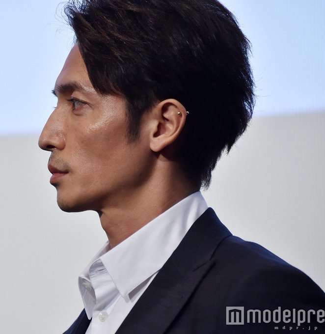 イケメンの横顔画像を貼るトピ