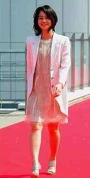 堀北真希 茶髪ショートに…親子3人の休日で見せた激変の今