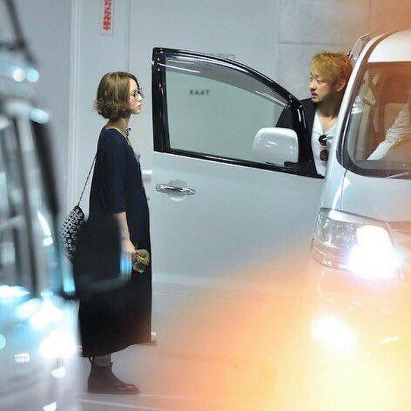 堀北真希 茶髪ショートに…親子3人の休日で見せた激変の今