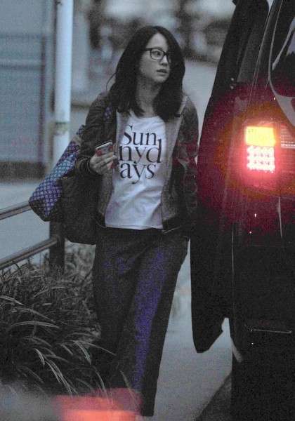 堀北真希 茶髪ショートに…親子3人の休日で見せた激変の今