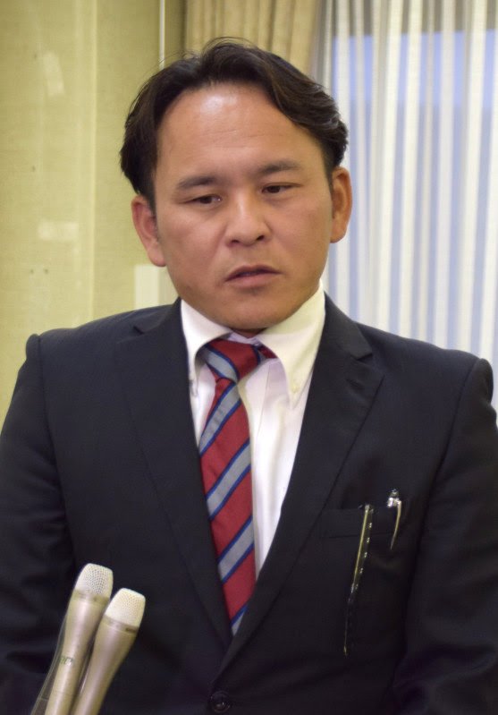 公務中、市長室で女性にキス…橋本達也市長が辞職願提出