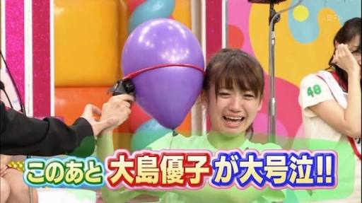 綾瀬はるか、華やかなドレス姿で登場 クリスマスの予定は「お仕事」