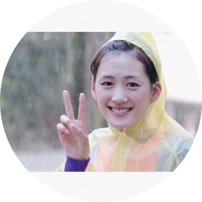 綾瀬はるか、華やかなドレス姿で登場 クリスマスの予定は「お仕事」