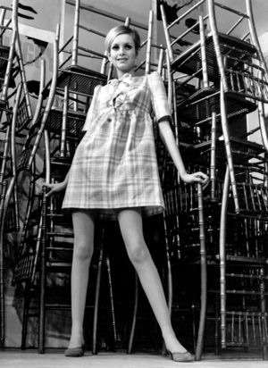 またミニスカートが流行りだしたら…